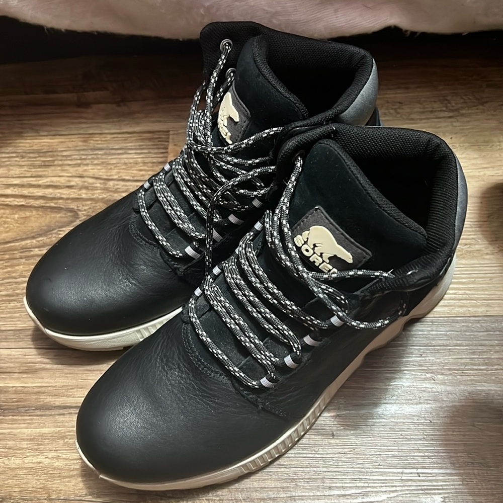 SOREL men's boots 8